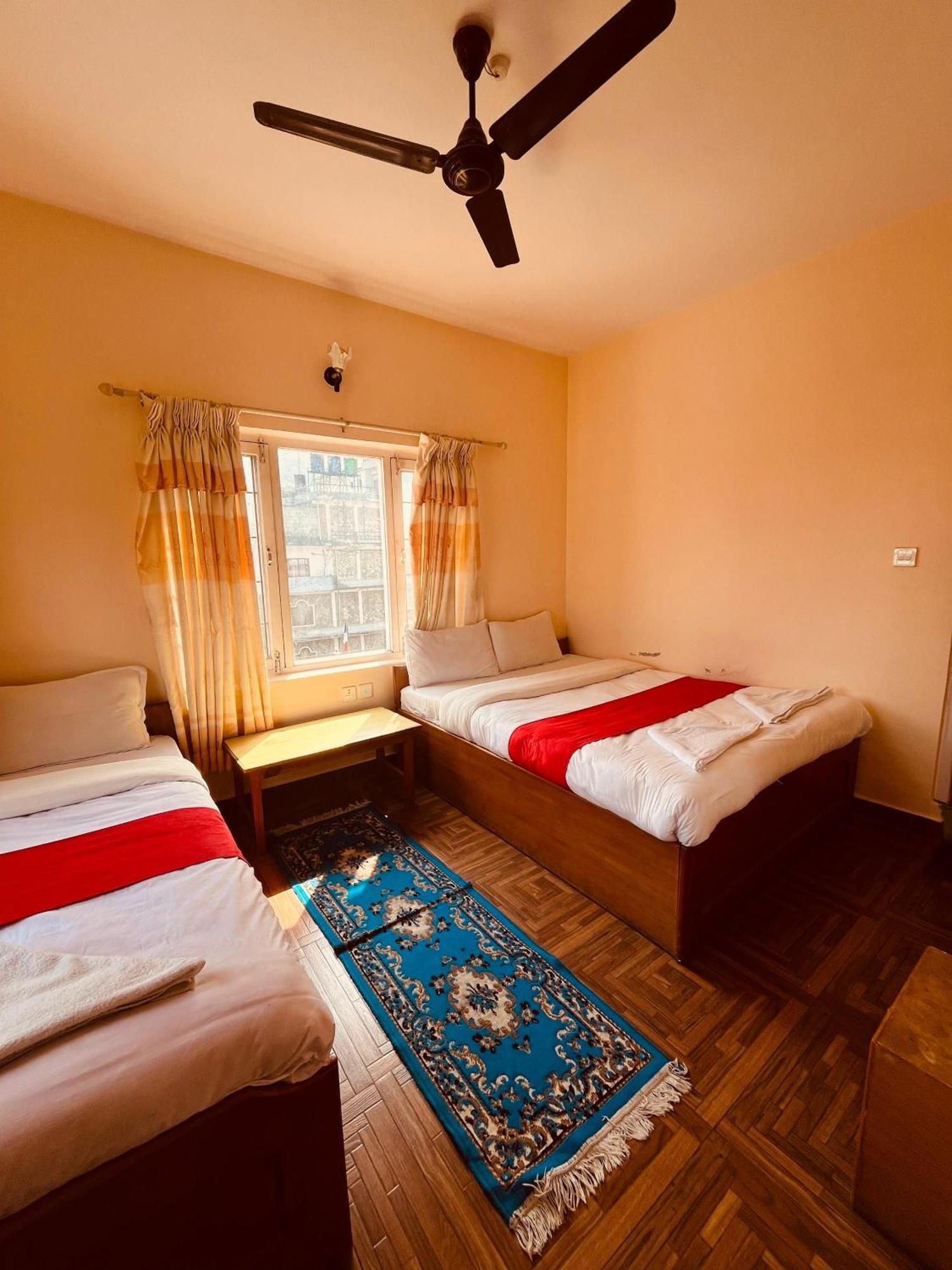 Hotel Global Inn Покхара Екстер'єр фото