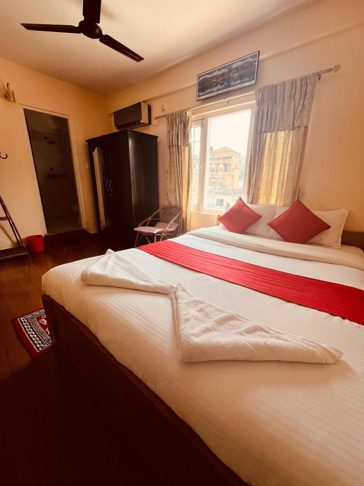 Hotel Global Inn Покхара Екстер'єр фото